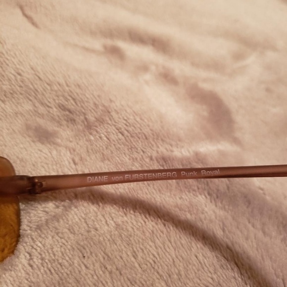 DVF Sun Glasses - Picture 3 of 5